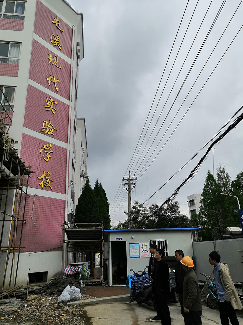 區城建投公司董事長張于帶隊對在建重點項目進行巡查