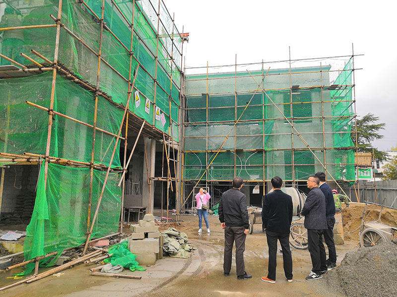 區城建投公司董事長張于帶隊對在建重點項目進行巡查