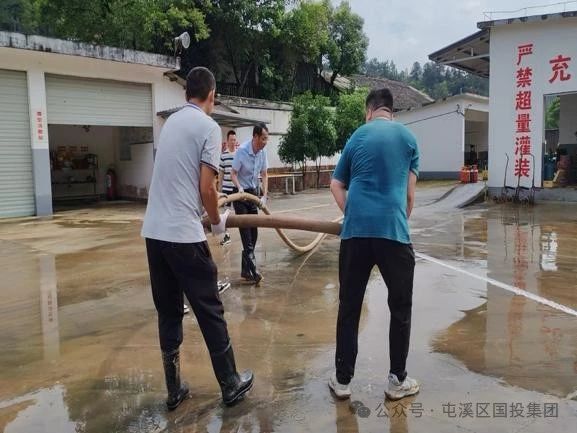 屯溪區國投集團：把初心和使命書寫在防汛救災一線